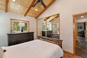 5 Schlafzimmer, Schreibtisch, WLAN