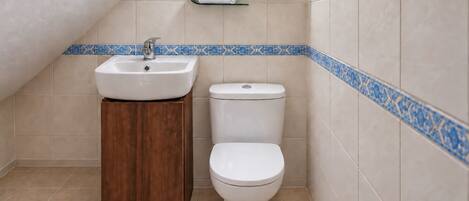 Ground floor cloak room.
