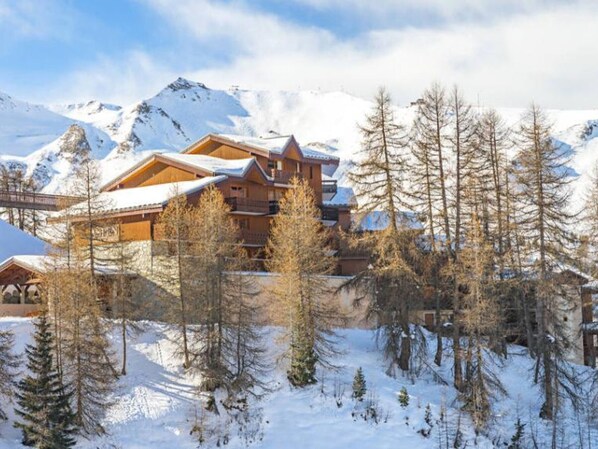 Exterior - Spacious apartment with pool and parking for 6 people (Plagne Villages)