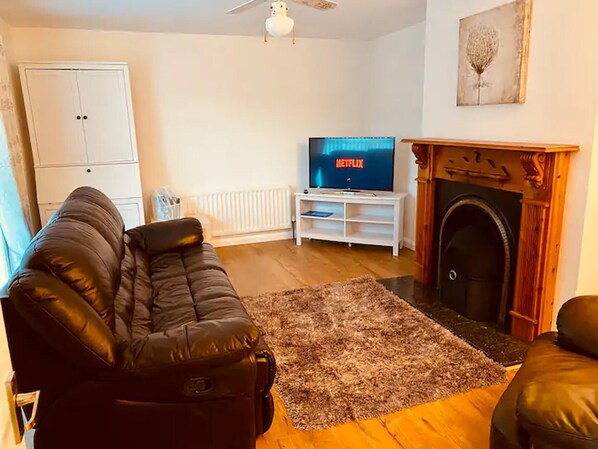 Huis | 3 slaapkamers, een strijkplank/strijkijzer, gratis wifi, beddengoed