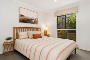 5 chambres, bureau, fer et planche à repasser, Wi-Fi gratuit