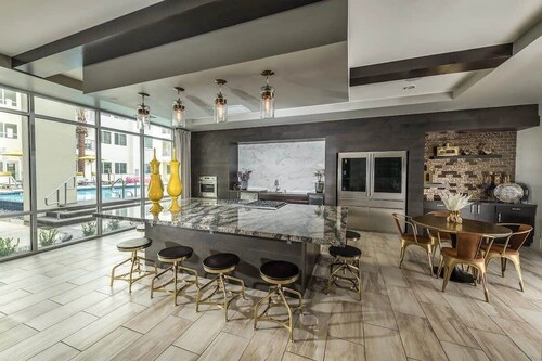 CozySuites at Vela Camelback