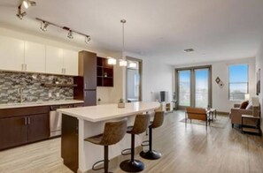 Apartment, 2 Bedrooms, Non Smoking | Private kitchen | Fridge, microwave, oven, coffee/tea maker