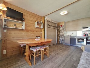 Fridge, microwave, oven, stovetop - Renovated Studio 4 pers. - Near Slopes - Free WiFi (La Plagne)