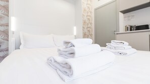 City Studio | Iron/ironing board, cribs/infant beds, free WiFi, bed sheets