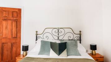 2 bedrooms, individually decorated, individually furnished, free WiFi