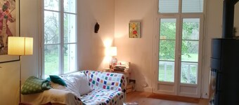 House with large garden on the banks of the Loire