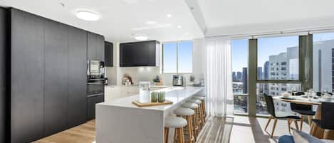 Fridge, microwave, oven, stovetop