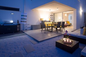 Interior - Sunshine Deluxe 80 m² apartment with 2 pools + 50m2 garden lounge and outdoor area (Okrug Gornji)