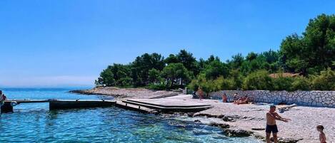 كراسي للتشمس، مناشف للشاطئ