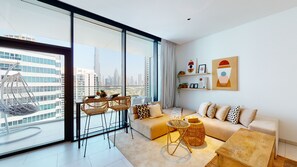 Living area - 2014 Marquise Square (Dubai)