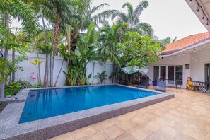Front of property - Private pool 3BDR villa beach at 200m (Pattaya)