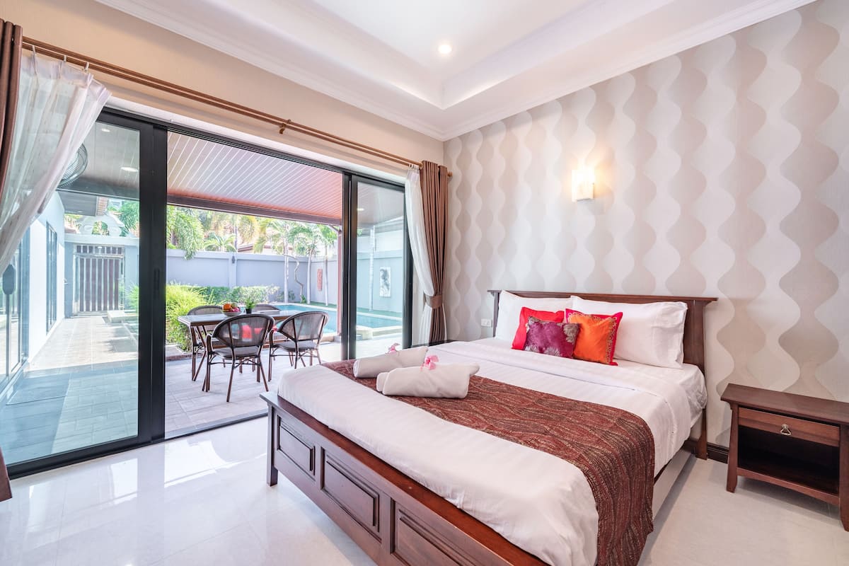 Luxury Villa | 3 bedrooms, premium bedding, individually decorated