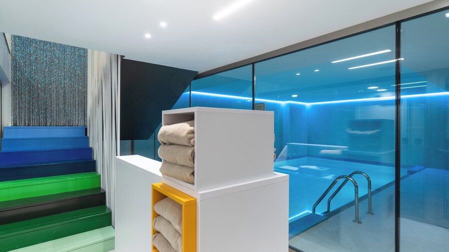 Suites Plaza Hotel & Wellness