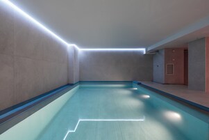 Sauna, body treatments, sports massages, facials, 1 treatment room