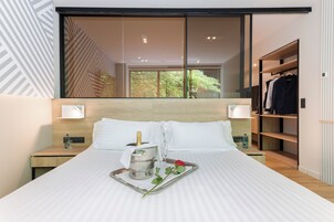 Superior Suite | Premium bedding, down comforters, minibar, in-room safe