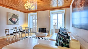 Deluxe-lejlighed | Opholdsområde | Fladskærms-tv