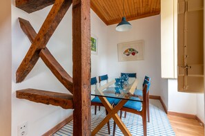 Family Apartment | In-room dining