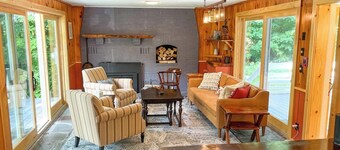 Traditional Vermont Ski Lodge minutes from Mad River Glen and Sugarbush