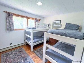 5 chambres, fer et planche à repasser, Wi-Fi gratuit, draps fournis