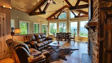 智能电视、壁炉、乒乓球