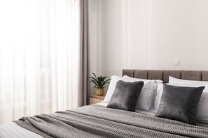 6 habitaciones, caja de seguridad en la habitación y escritorio