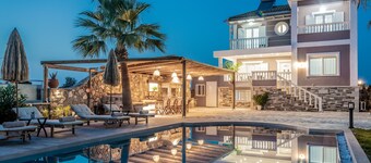 Akasha Villa, an Alluring Retreat