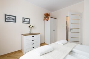 アパートメント 1 ベッドルーム キッチン | 1 室のベッドルーム、ベッドシーツ