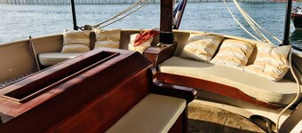 2 double cabins and 1 triple cabin on 35m mainsail