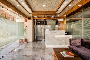 Reception - Treebo Sonal Palace, Near Umaid Bhawan Palace (Jodhpur)