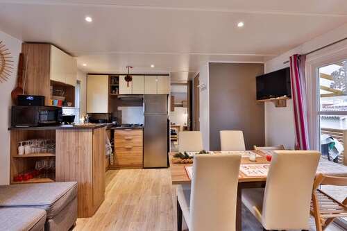 Grand Mobil-home 6 persons 3 bedrooms 2 bathrooms camping 3* Parc de la Fecht