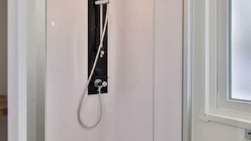 Douche, articles de toilette écologiques, sèche-cheveux