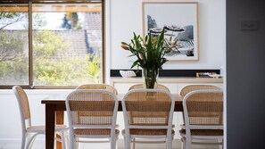 Dining - Shoal Bay Oasis – spacious family entertainer with beach views (Shoal Bay)