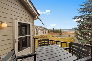 Outdoor dining - Ski, Incredible views, On Lake & Path, King Bed Suites, Hot tub, Garage (Frisco)