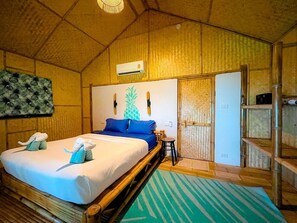 Deluxe Double Room | Individually decorated, individually furnished, free WiFi, bed sheets - Margarita Beach (Khanom)