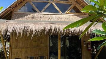 Family Bungalow | Individually decorated, individually furnished, free WiFi, bed sheets