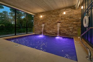 Alberca techada y alberca climatizada