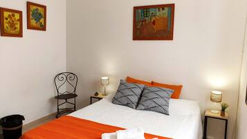 Free cribs/infant beds, travel crib, free WiFi, bed sheets