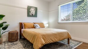 3 camere, una scrivania, ferro/asse da stiro, Wi-Fi