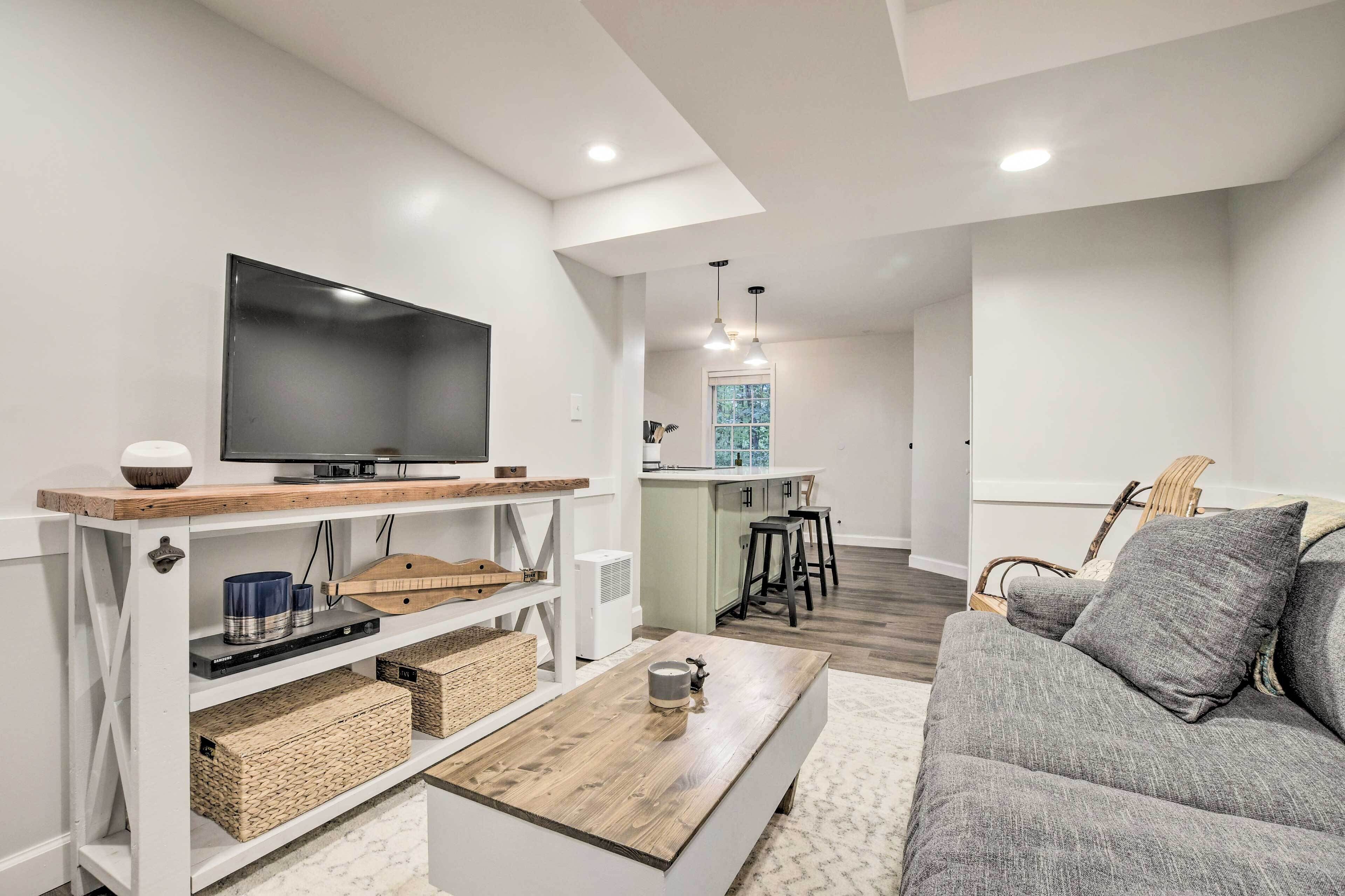 Dog-Friendly Raleigh Apartment ~ 5 Mi to Downtown!
