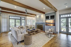 Smart TV, tenis de mesa y oficina 