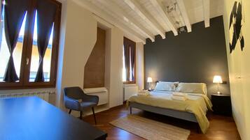 1 camera, una scrivania, ferro/asse da stiro, Wi-Fi gratuito