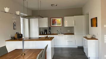 Kühlschrank, Ofen, Herdplatte, Geschirrspüler