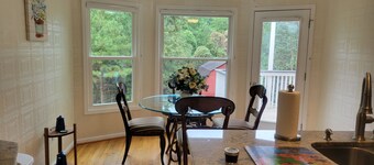 Cozy Country Home with 5 Bedrooms 4 Baths and Swimming Pool