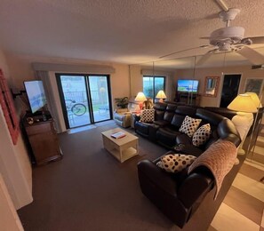 Smart TV, reproductor de DVD y libros 