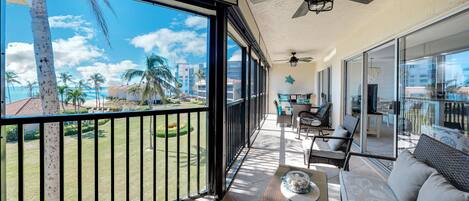 Condo, 2 Bedrooms | Property grounds