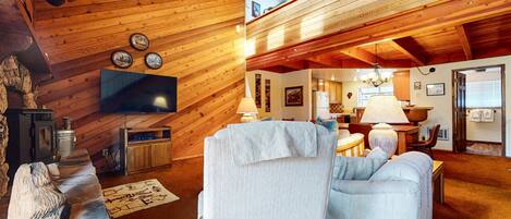 Condo, 2 Bedrooms | Living area