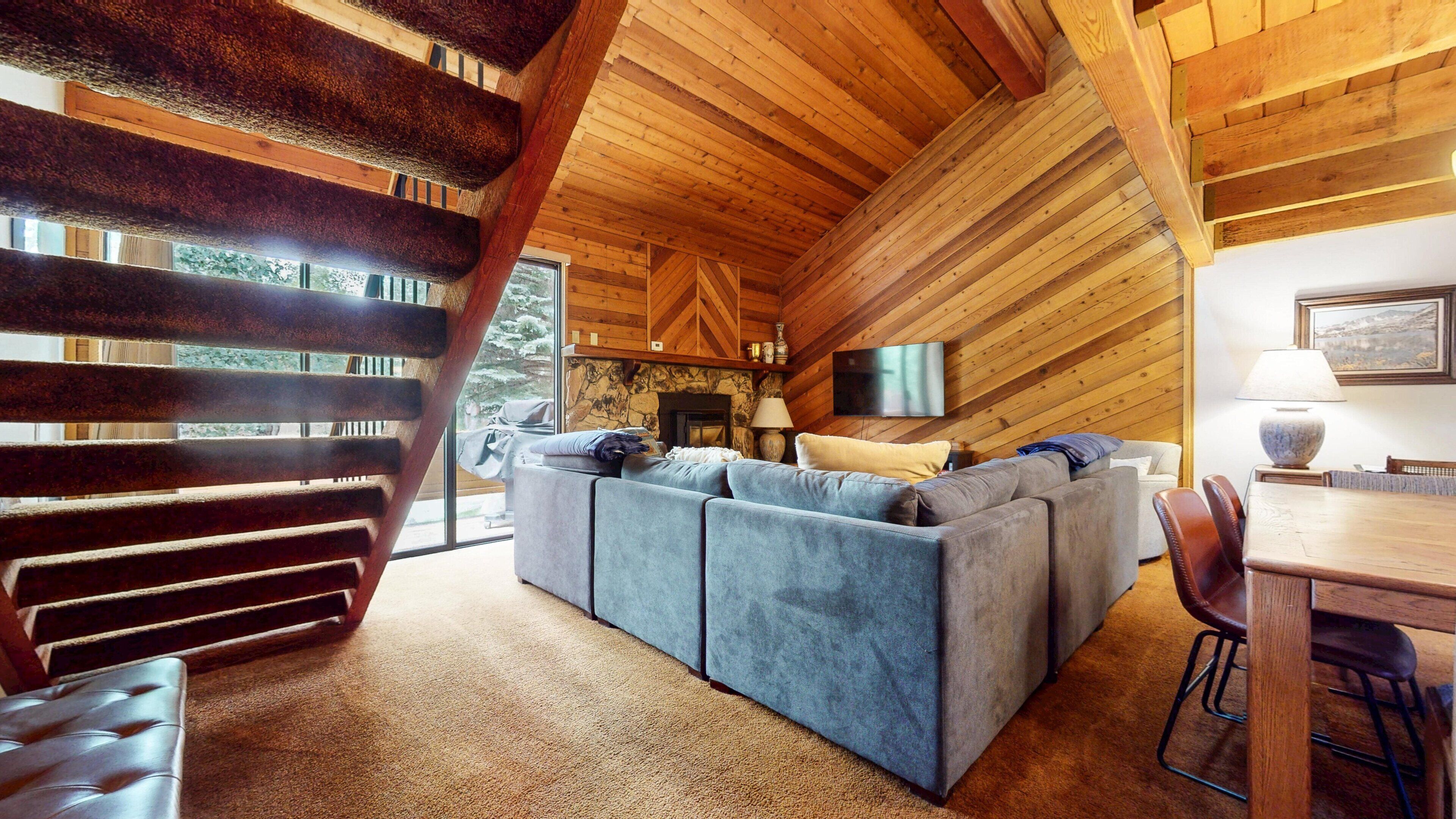 Condo, 2 Bedrooms | Living area