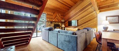 Condo, 2 Bedrooms | Living area