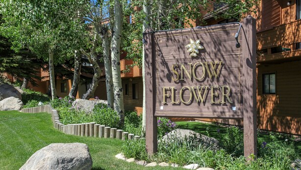 Condo, 2 Bedrooms | Exterior